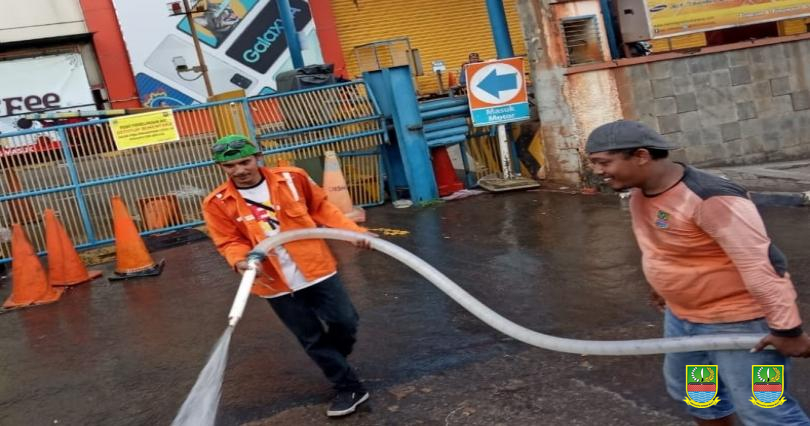 Orang Lain Lebaran, Pasukan Orange Bersih-bersih Sampah – BPBD