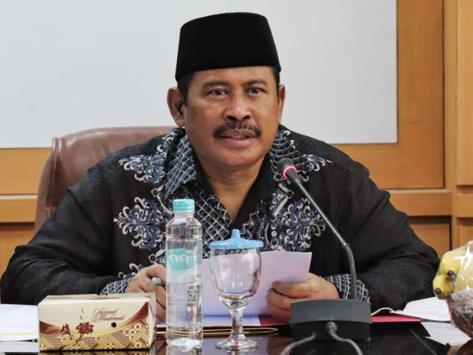 Plt Bupati Bekasi, Akhmad Marjuki menghadiri rapat evaluasi APBD tahun anggaran 2021 dan perencanaan percepatan APBD tahun 2022, di Ruang Rapat Bupati, Komplek Perkantoran Pemda Bekasi, Desa Sukamahi, Cikarang Pusat, Kamis (02/12/2021). Foto: WULAN MAULIDDA/ NEWSROOM DISKOMINFOSANTIK